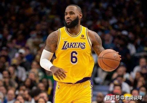 由贾玲自编自导的电影《你好，李焕英》以6347万的票房成绩位列第二，电影根据同名小品改编，片名中的李焕英是贾玲已故的母亲，电影讲述女演员贾晓玲在经历;子欲养而亲不待的悲痛后，穿越时空回到过去，触摸年轻的父母和他们的梦想的故事